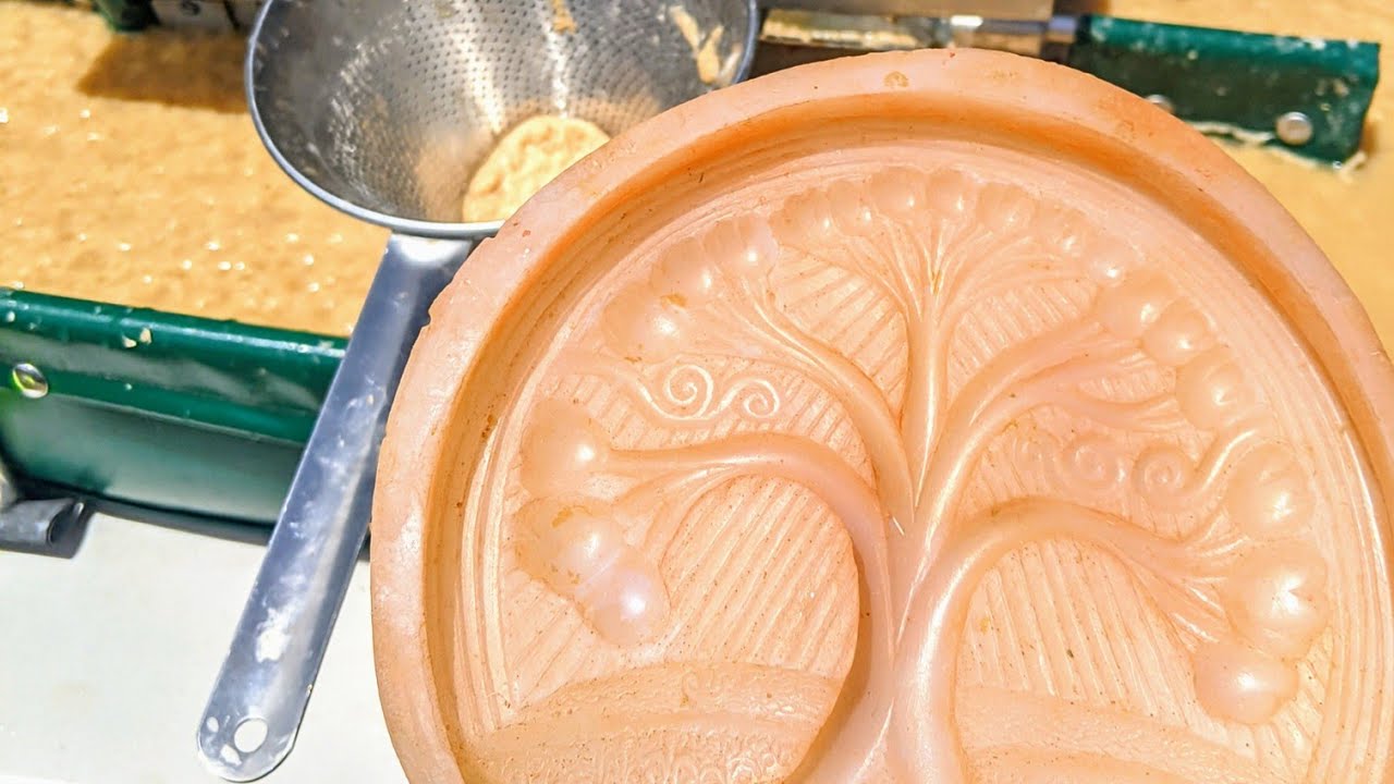 Paper cast in a silicone mould - impossible?