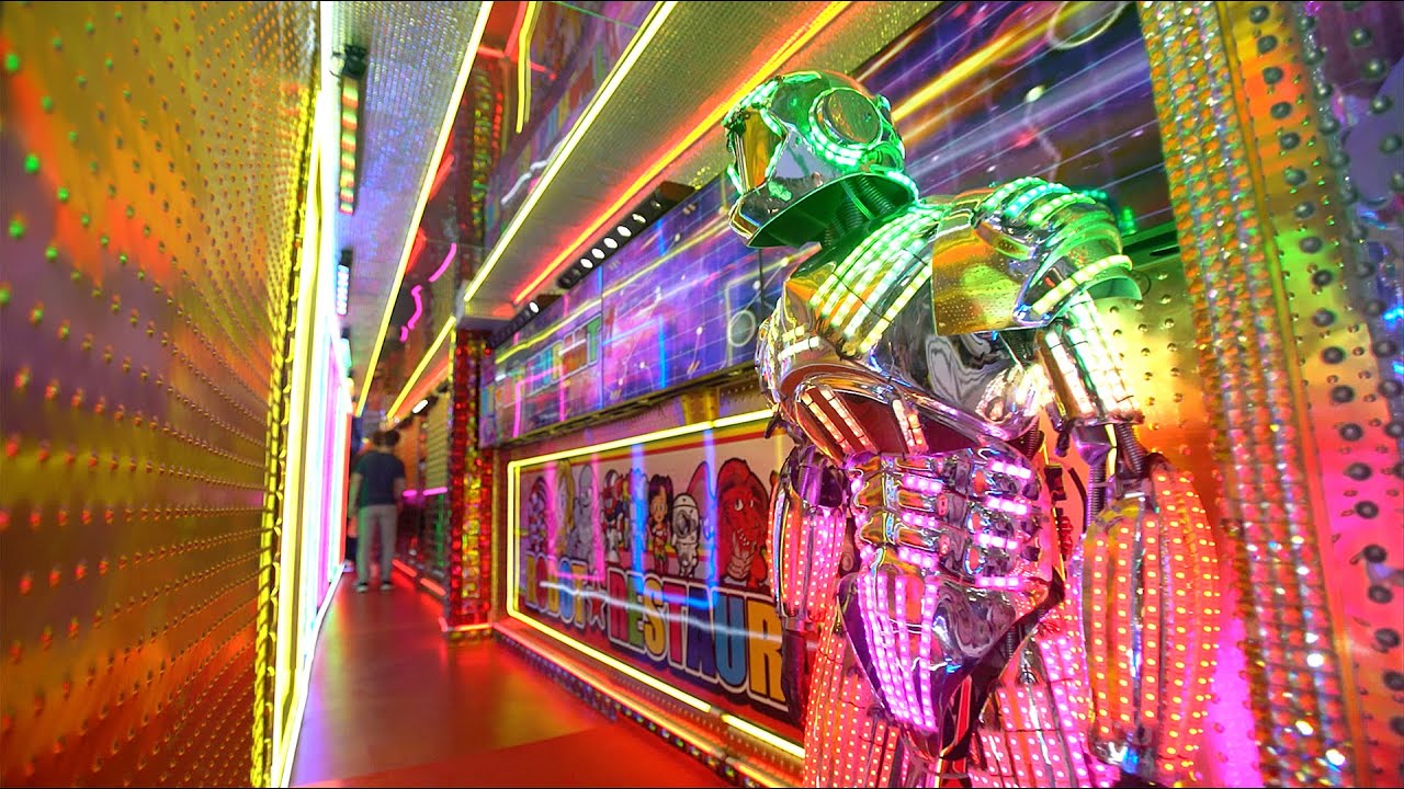 ROBOT RESTAURANT in JAPAN - CRAZY!!! ロボットレストラン - HD 4k