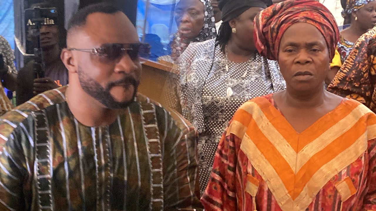 Full Video Of Odunlade Adekola's Late Father Service Of Songs In Abeokuta As He Prepares For Final ẞ