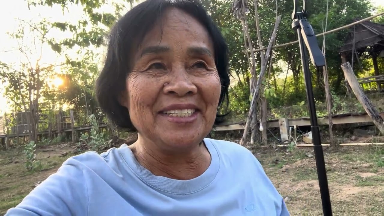 มากินแกงเห็ดผึ่งบ้านศรีวิไลเด้อกำลังออก พี่มังกรน้องธิดาลาว