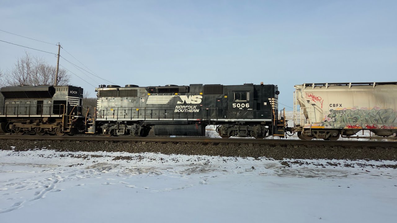 High Hood Geep on Westbound NS, Passed by Eastbound 
