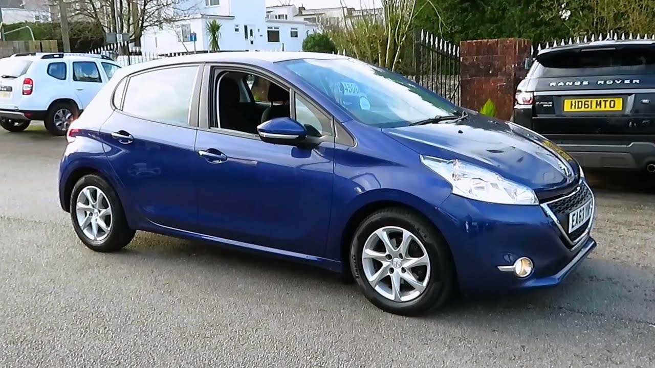 2013 Peugeot 208 1.2 VTI Active - Start up and full vehicle tour