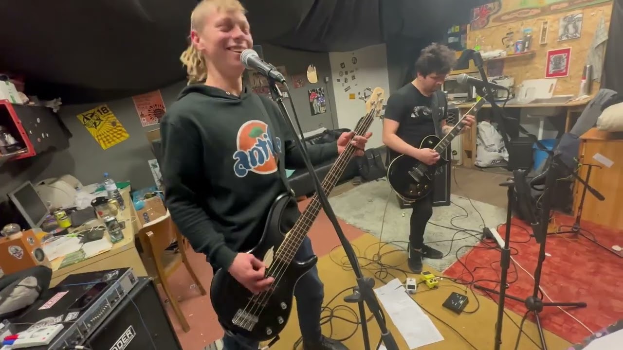 Bez Pecek - Pluto