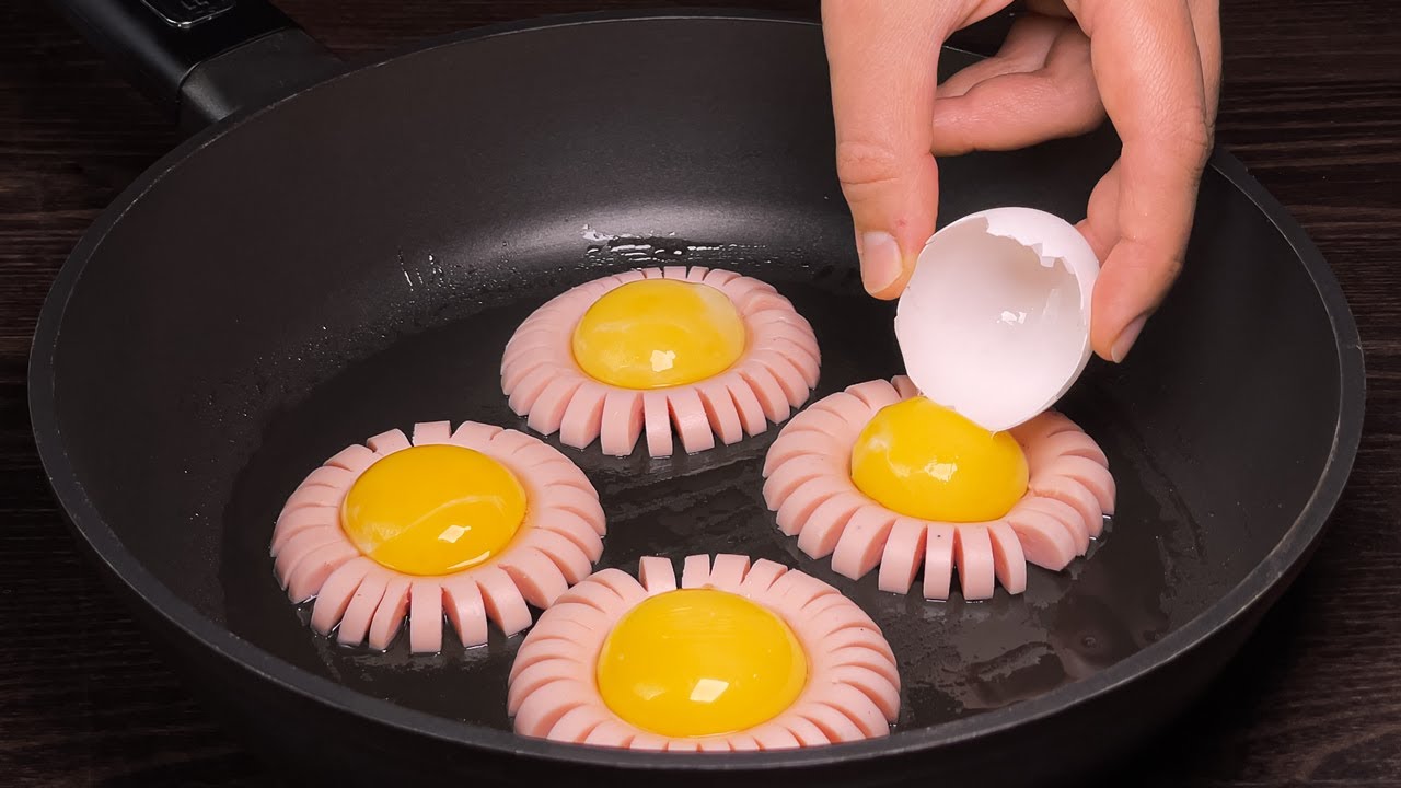 Простой и вкусный рецепт! Только сосиски и яйца! Вы будете поражены