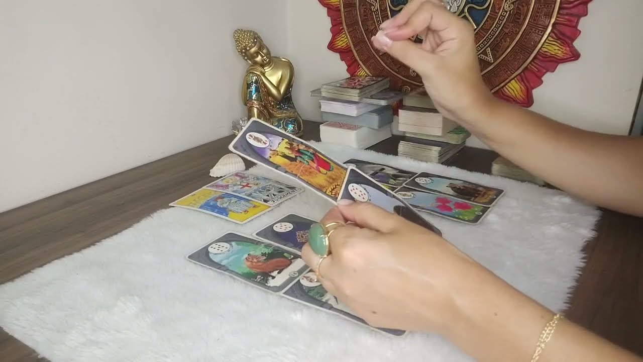 O que se passa na MENTE e no CORAÇÃO dele/dela? Como vai AGIR? TAROT 🔮❤️