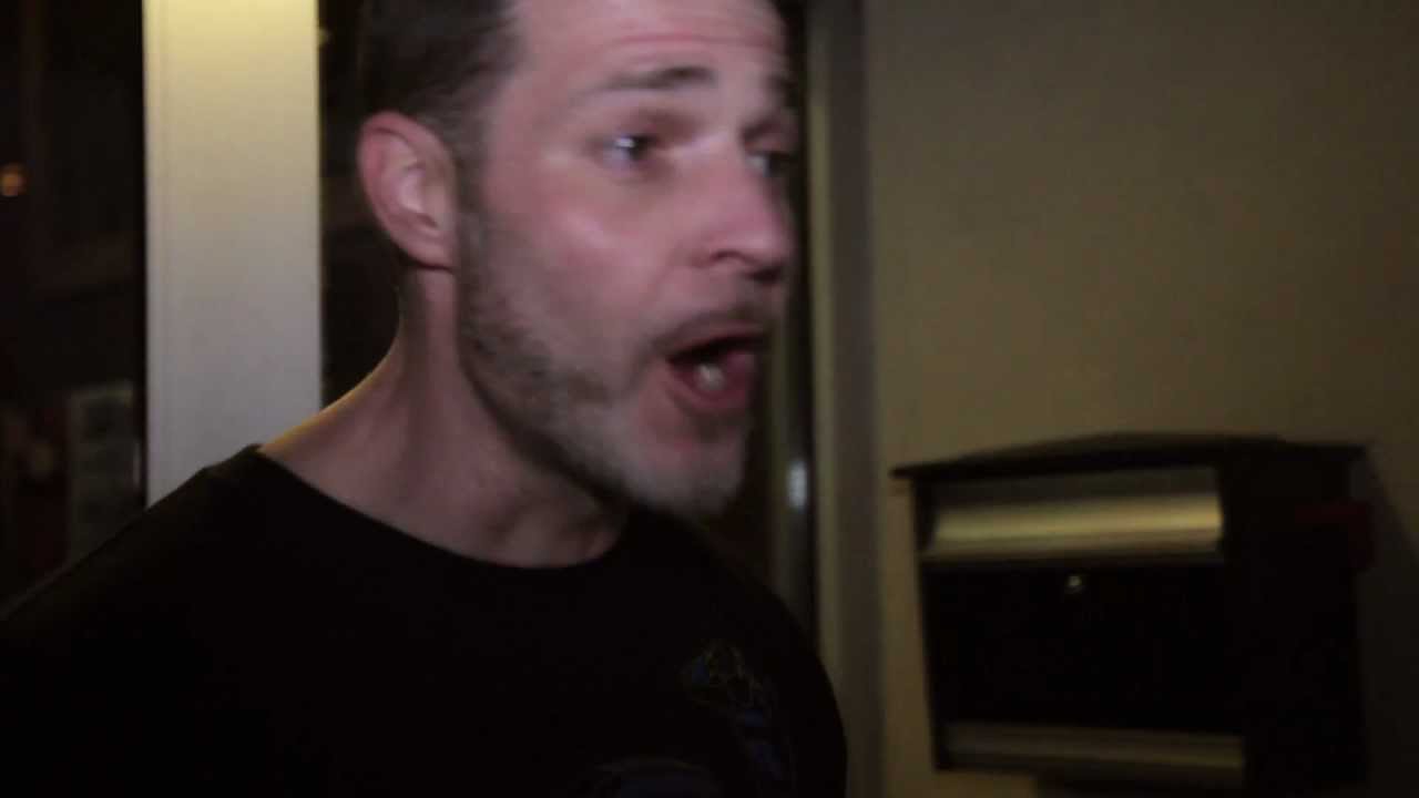 The World's Best Comedian, Episode 10: The Bouncer