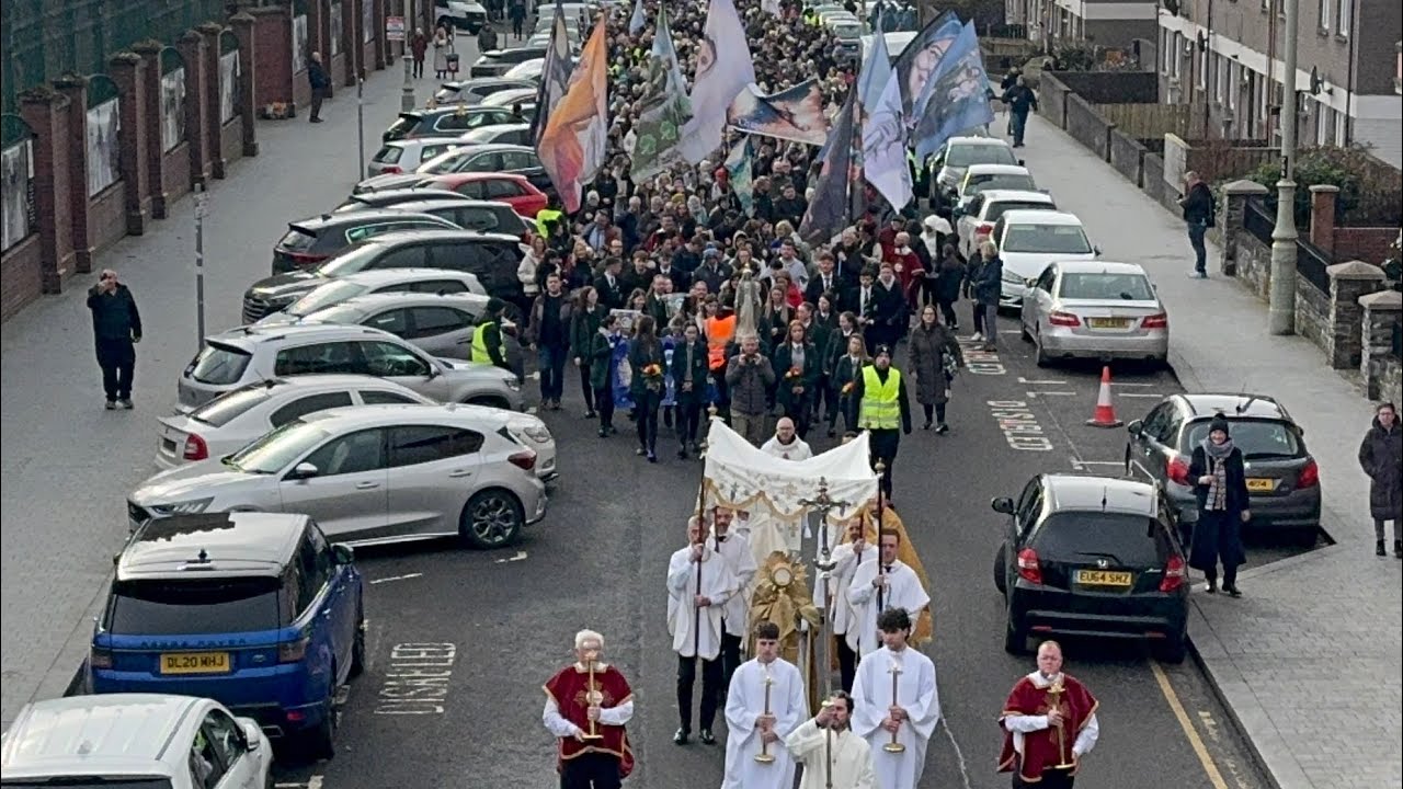 Worldwide Eucharist Revival. Derry Procession