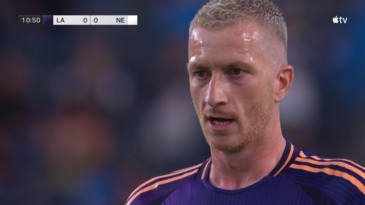 Marco Reus CALM Penalty Finish Gives LA Galaxy The Lead!