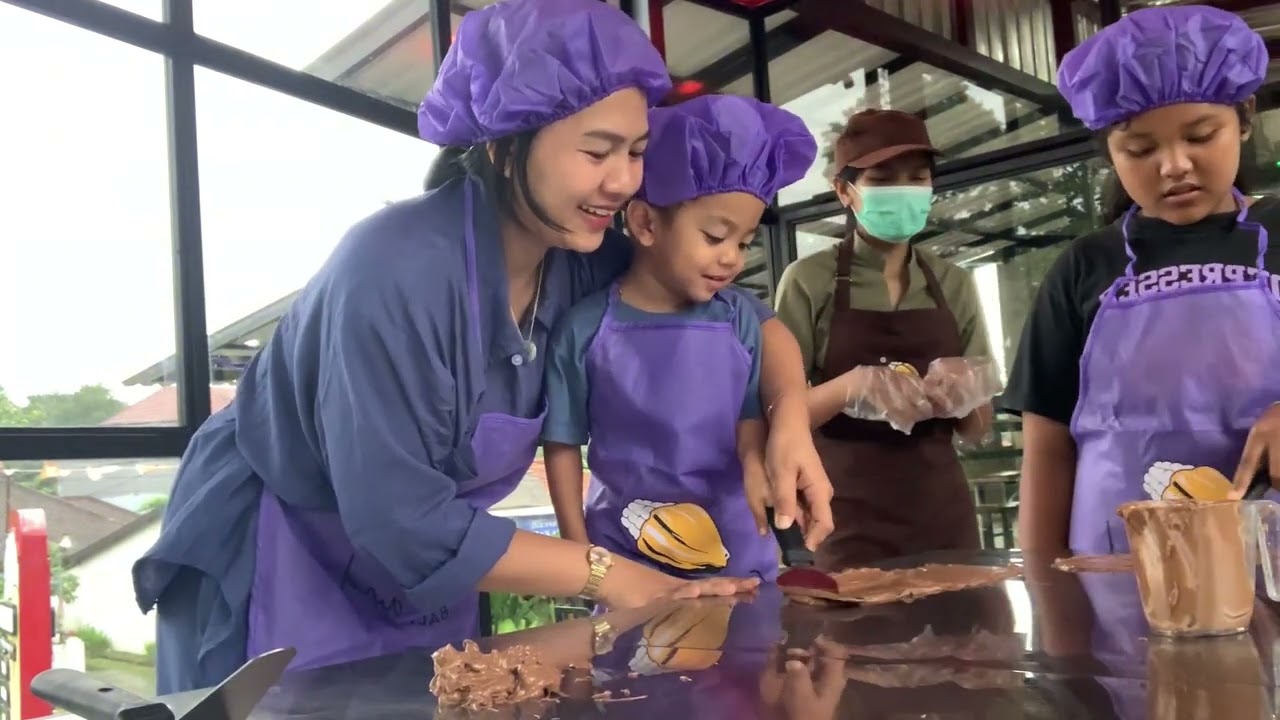 Making chocolate at Cocoa land Bali 📍bersama Varren 😎
