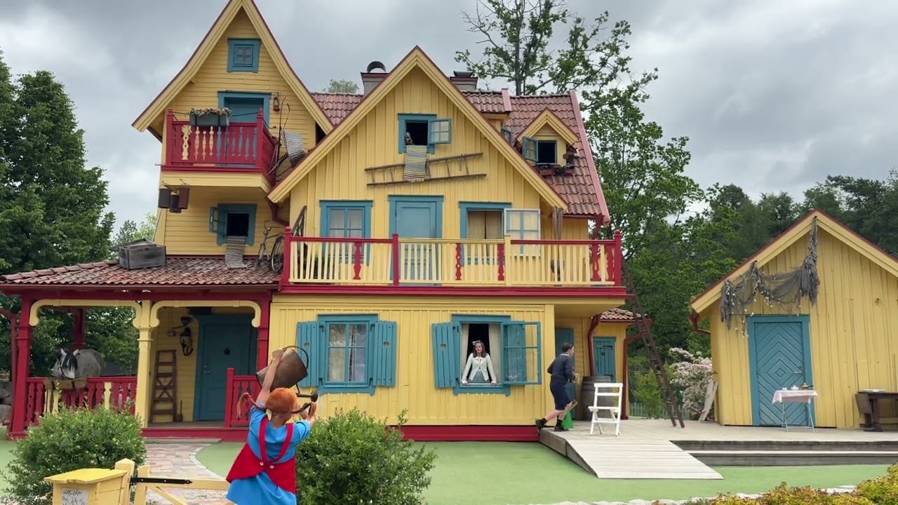 Astrid Lindgrens Värld Pippi Långstrump 2025 4K Pippi får besök av fröken Prysselius och leker kull