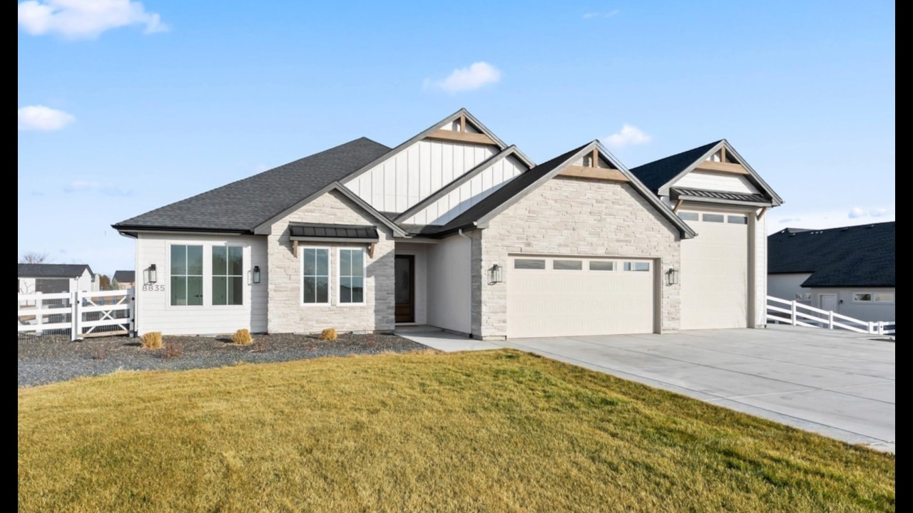 Home for sale in Middleton Idaho on an acre in Quail Haven Subdivision
