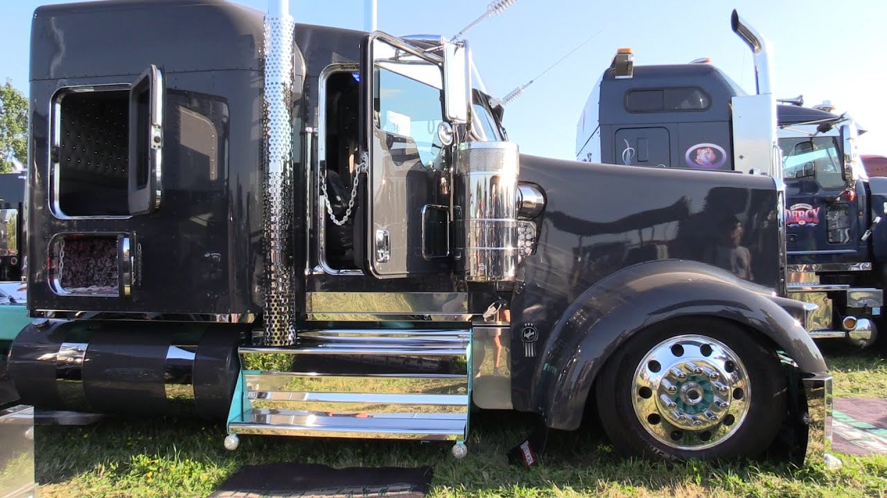 Fully Customized Truck ! 2008 Kenworth W900L by Ultimate Center Du Camion