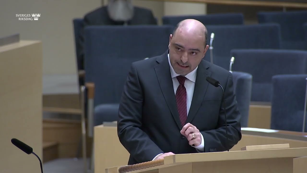 Varför vill Socialdemokraterna dela ut så många medborgarskap?