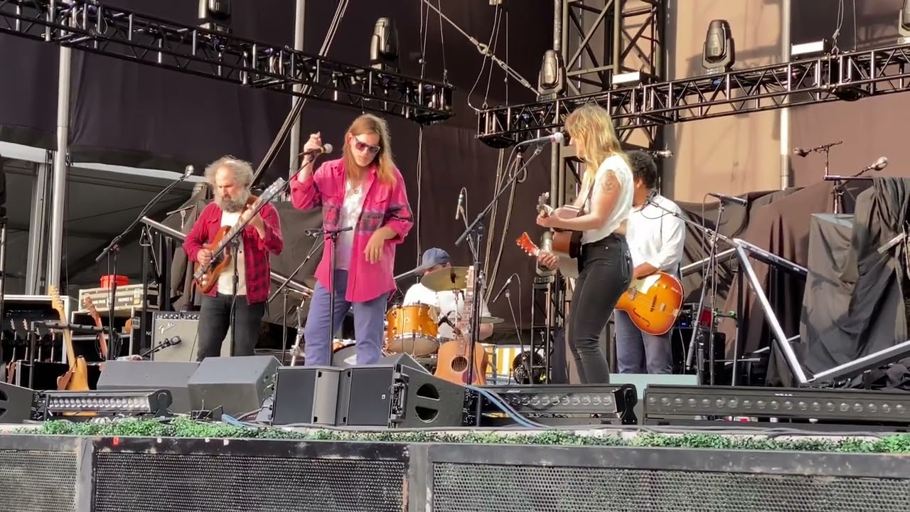 Bonny Light Horseman- Lowlands (Live 6/3/22 at Forest Hills Stadium, New York)