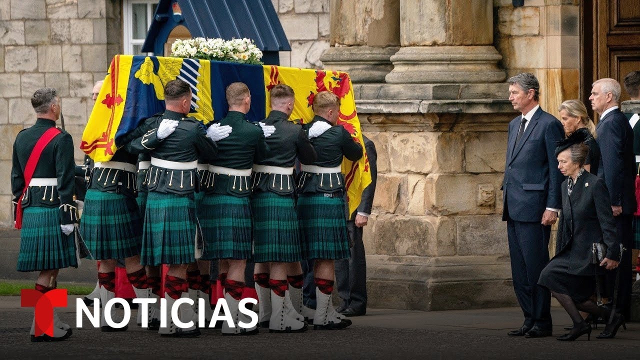 Miles de personas despiden a la reina Isabel II en Edimburgo | Noticias Telemundo
