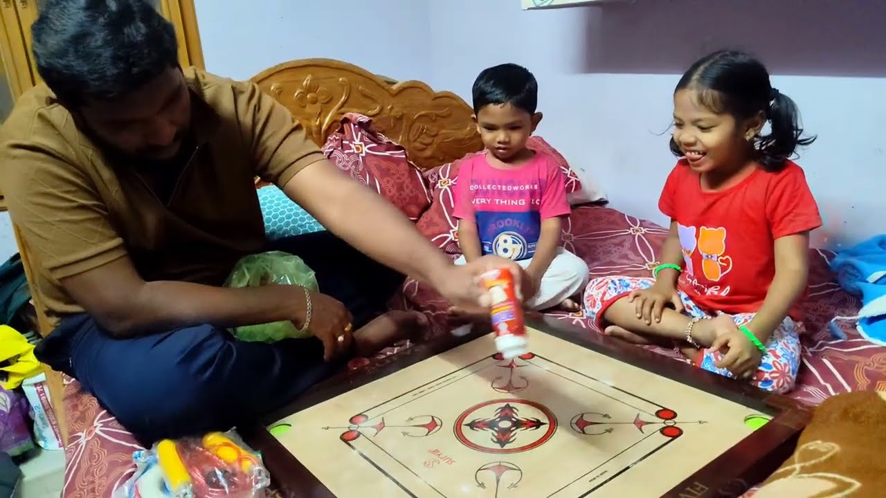 Carrom board unboxing vedio||పిల్లలకోసం అప్పుడప్పుడు ఇలాంటివి చేస్తే వాళ్ల ఆనందం మాటల్లో చెప్పలేము 