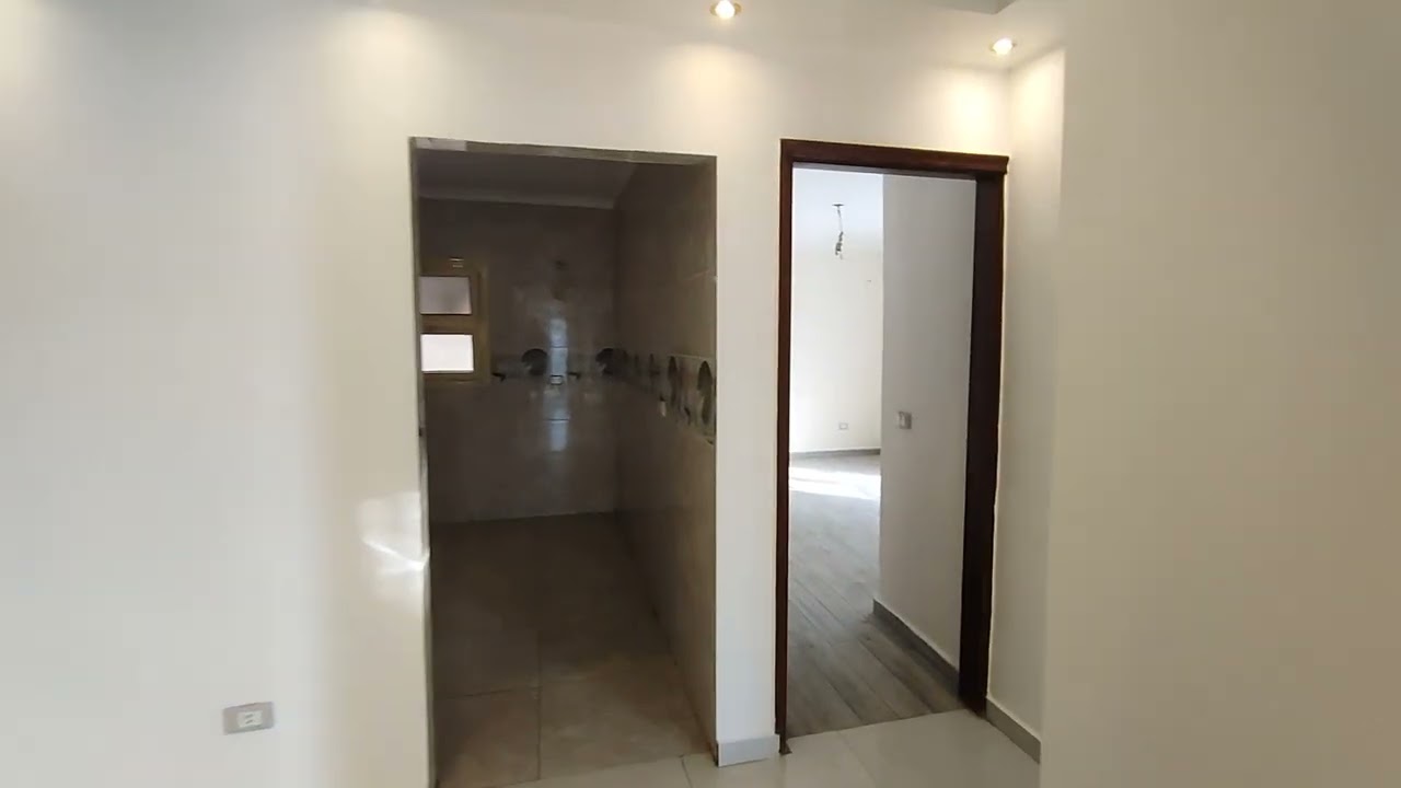 للبيع بالشيخ زايد بكمبوند الخمائل شقه سوبر لوكس فيو مفتوح علي المحور مباشرا ..
