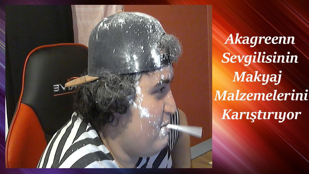 Akagreenn Sevgilisinin Makyaj Malzemelerini Karıştırıyor