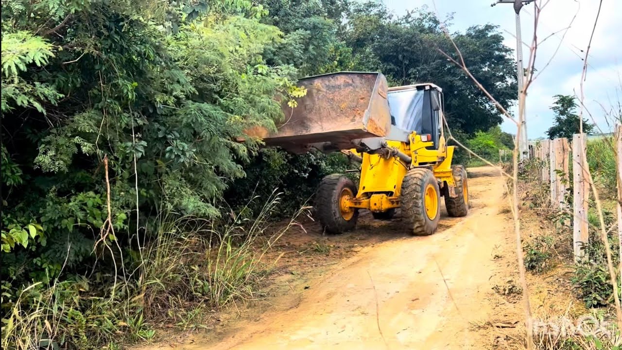 PA CARREGADEIRA Volvo L60f REABRINDO ESTRADA