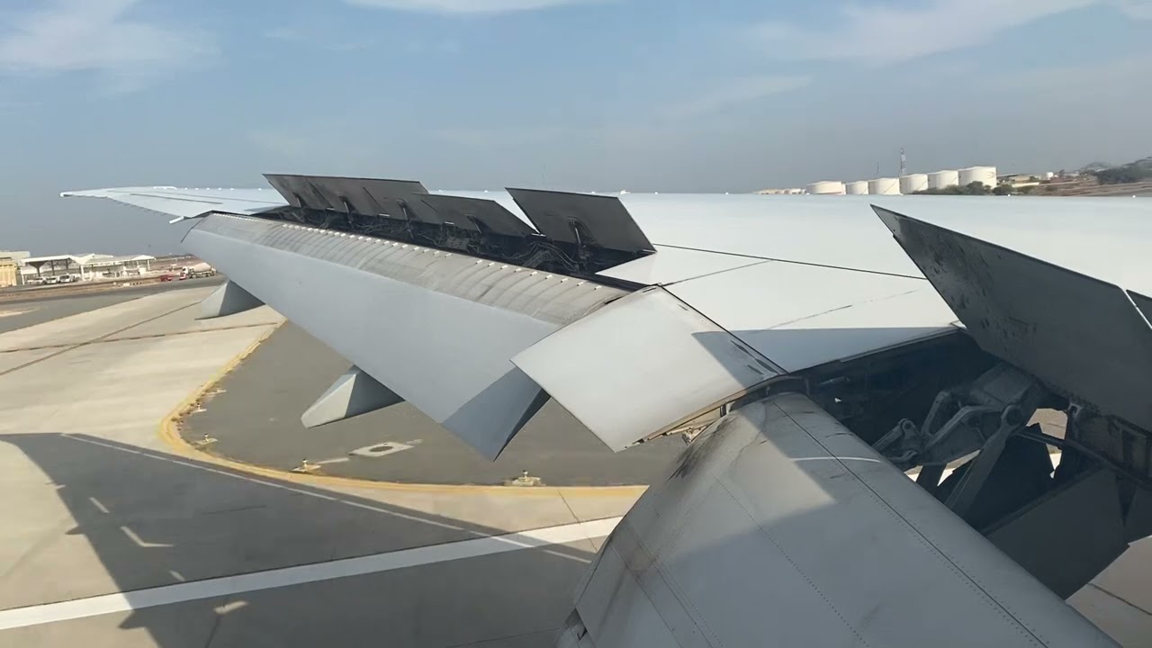 Kuwait Airways 777-300ER landing in Kuwait City