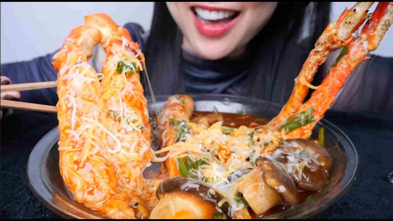 SPICY NOODLES + KING CRAB + GIANT RICE CAKE + MUSHROOM (ASMR EATING SOUNDS) NO TALKING | SAS-ASMR