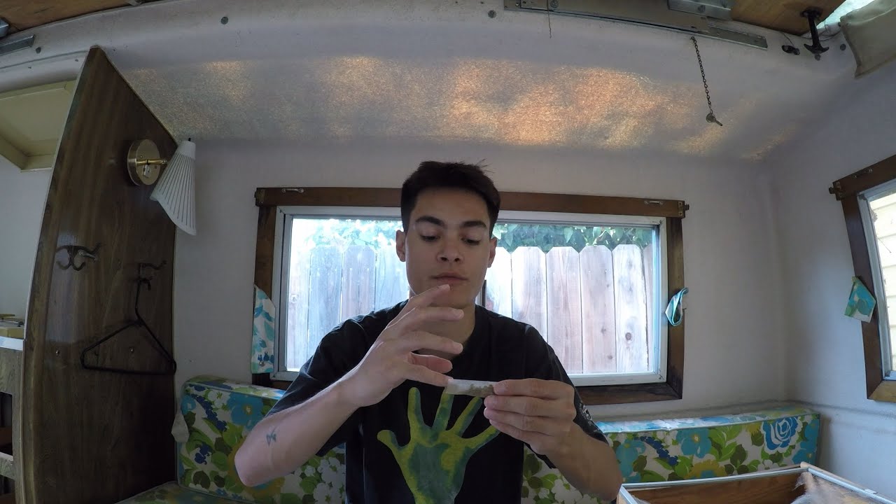 HOW TO TWIST UP A PAPER PLANE