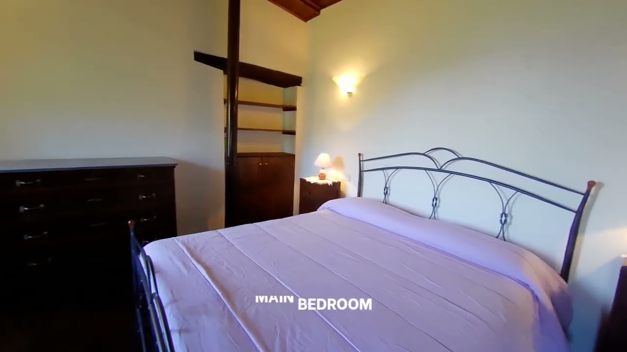Casa in pietra indipendente con terreno e vista aperta –Rezzo (IM)