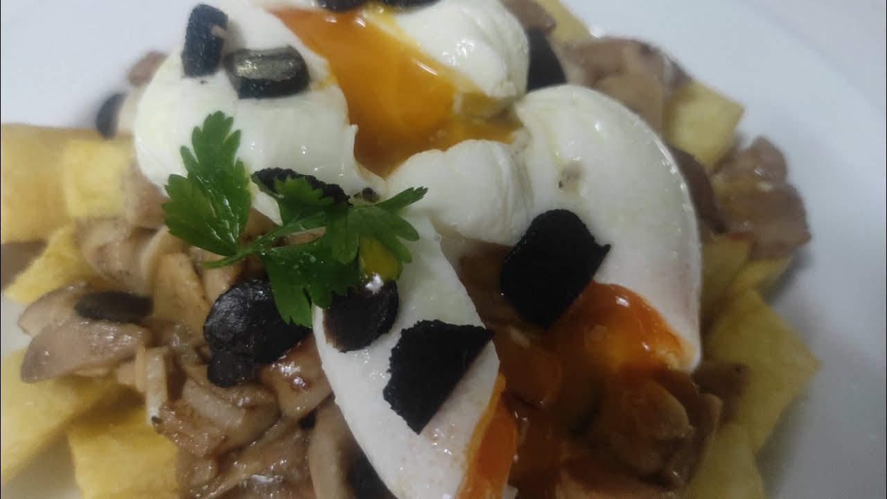 PATATAS CON BOLETUS HUEVOS POCHE Y TRUFA
