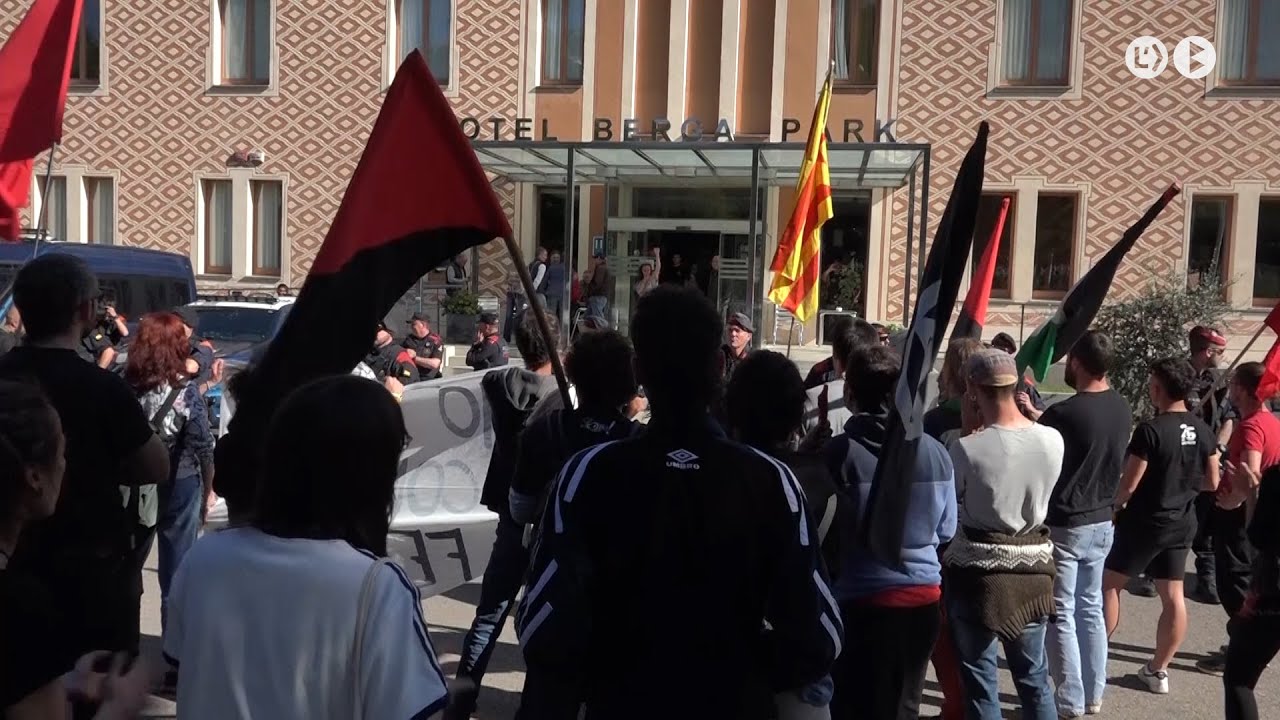 Manifestació antifeixista al míting d’Aliança Catalana