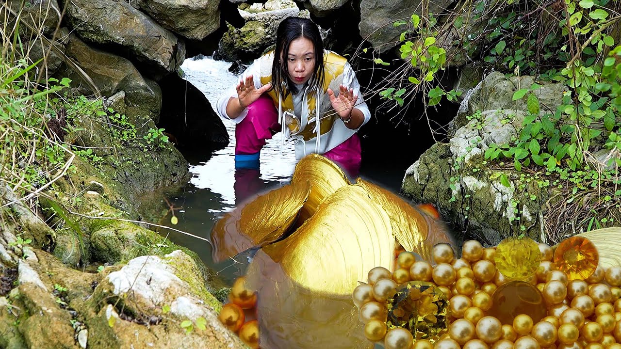 😱The girl pried open the sparkling giant clam, which contained golden pearls and was very beautiful