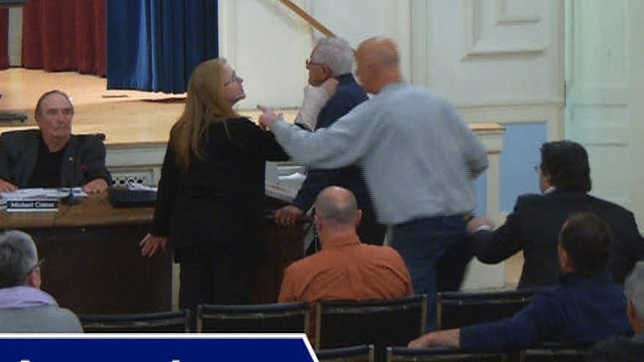 RAW: Boston Bark Meeting Gets Loud