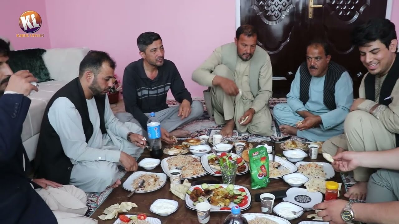 مهمانی و تبریکی اولین طفل بلال جان همکار ما در خانه اش😇