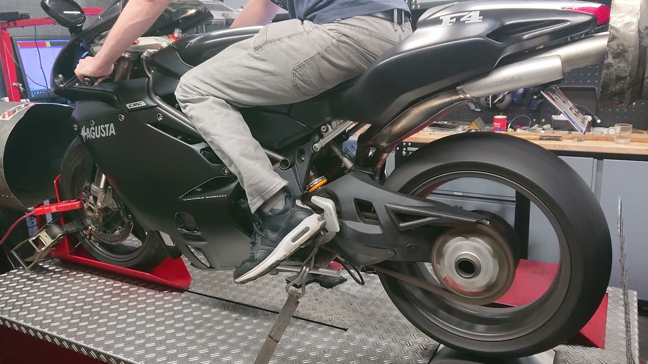 MV Agusta F4 750S on the Dynojet test bench