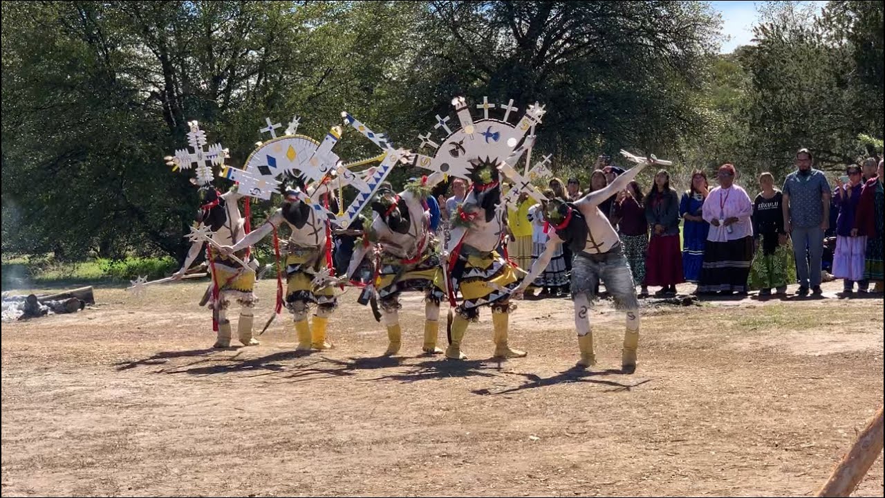 Apache crown dancers