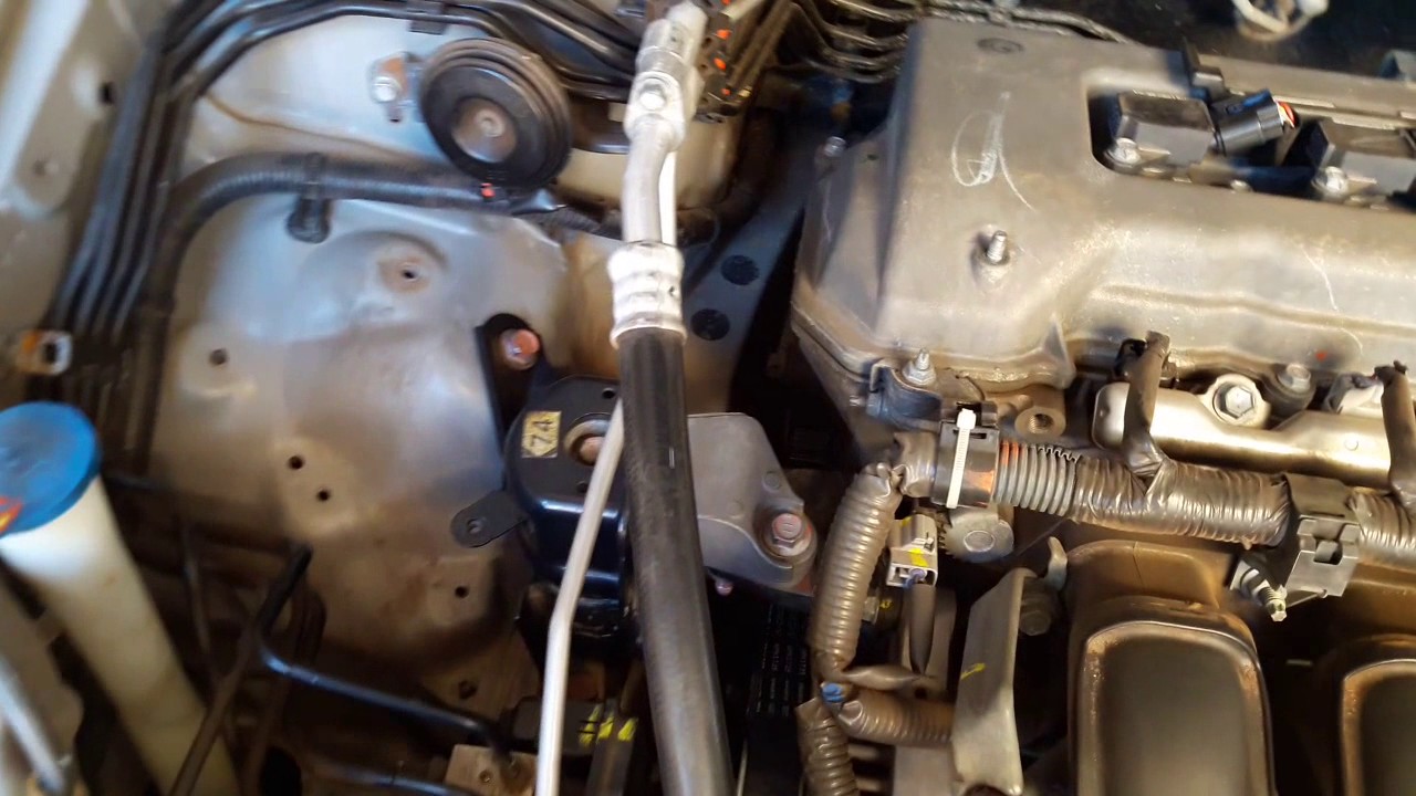 Como trocar o Coxim Hidráulico do motor - Corolla 2003 a 2014 (How to replace engine mounting)