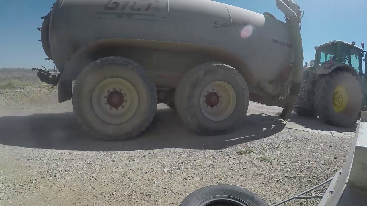 JOHN DEERE 6155R + CISTERNA GILI JOHN DEERE 6155R + CUBA GILI 20.000L