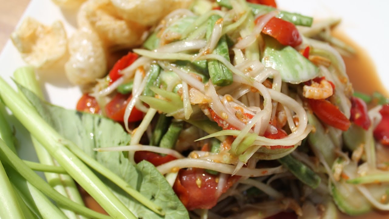 SOM TAM ou TAM MAK HOUNG : Salade de papaye verte - Cooking With Morgane