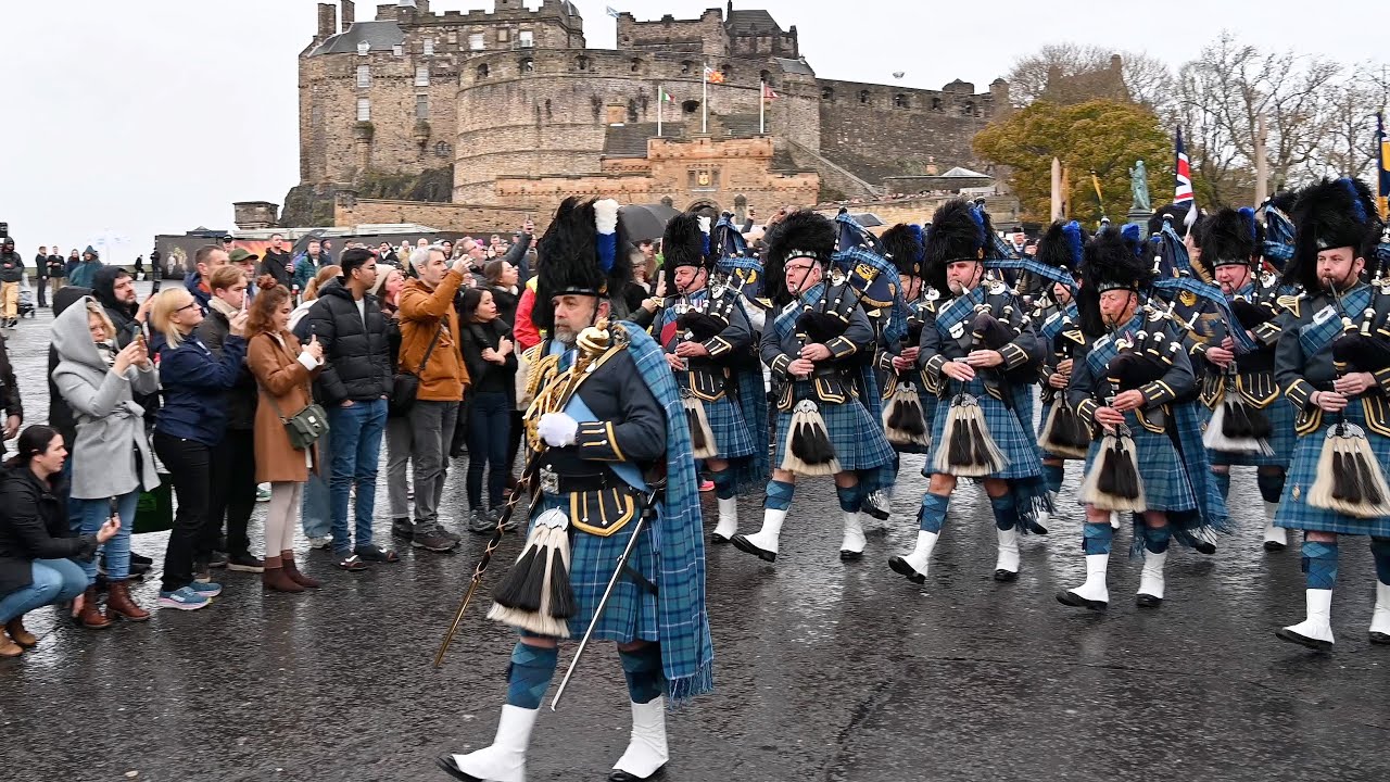Magnificent parade marks start of Edinburgh's Remembrance Ceremony 2025