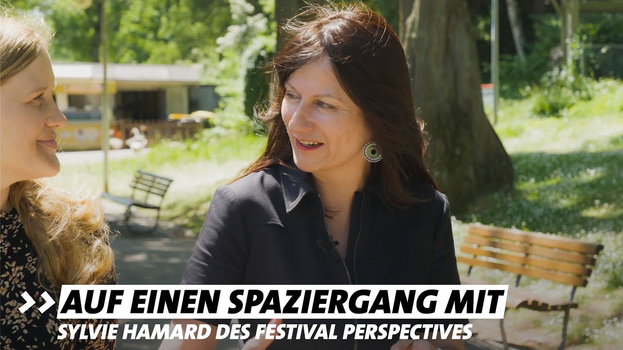 Josephine Ortleb auf Spaziergang mit Sylvie Hamard