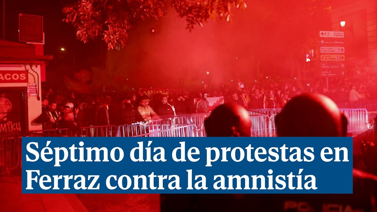 Tensión en la manifestación de Ferraz tras la firma del pacto entre Sánchez y Puigdemont