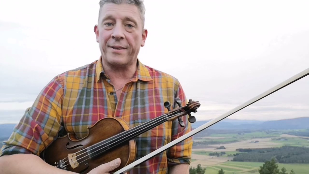 Back to the Hills by James Scott Skinner: performed by Paul Anderson on Craiglich, Howe o' Cromar.