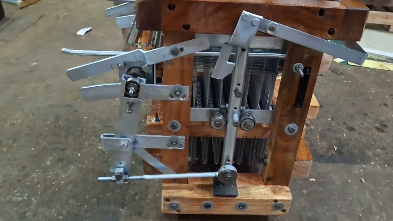 240hooks hand loom special model. Contact number =9344151931.