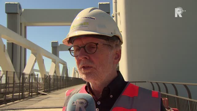 Storingen Nieuwe Botlekbrug: 'Het neemt af'