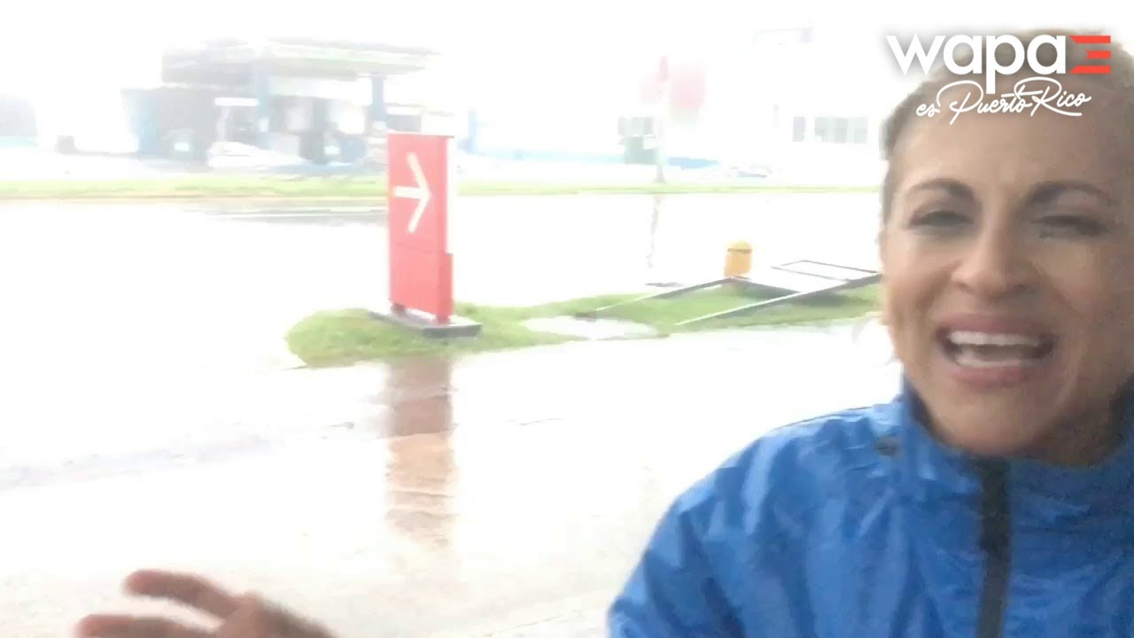 Aixa Vázquez sufre caída por fuertes vientos de María | WapaTV