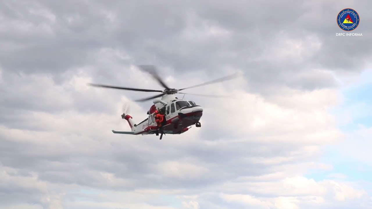 Elicottero Guardia Costiera Catania, ha simulato il recupero di un naufrago