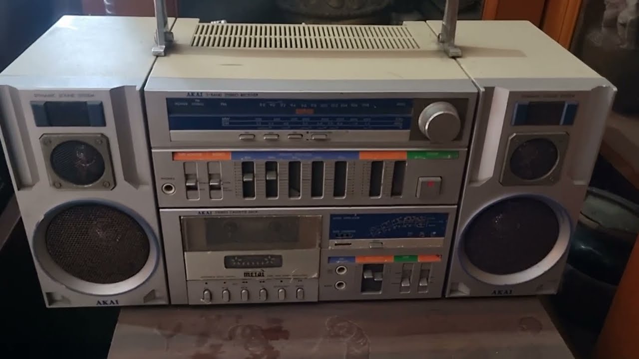 Akai Conion V-121F Vintage Dual Cassette Boombox AM/FM Radio | Retro Design | #Akai #ConionV121F