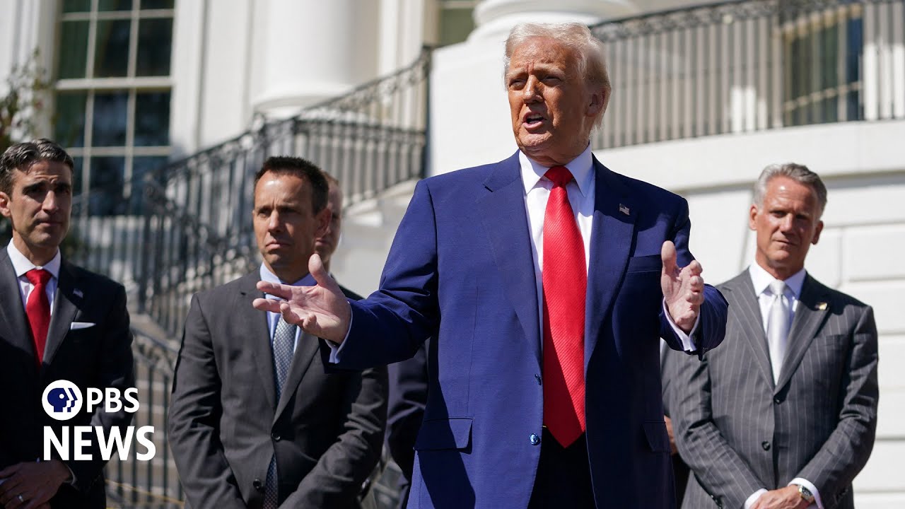 СМОТРИТЕ: Трамп принимает чемпионов автогонок в Белом доме