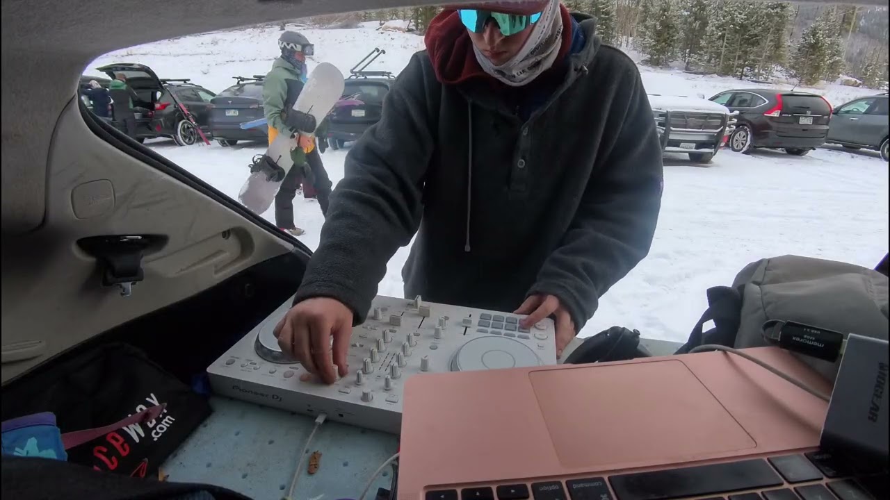 Quick Acidd Rain Bass DJ Set - In the Parking Lot
