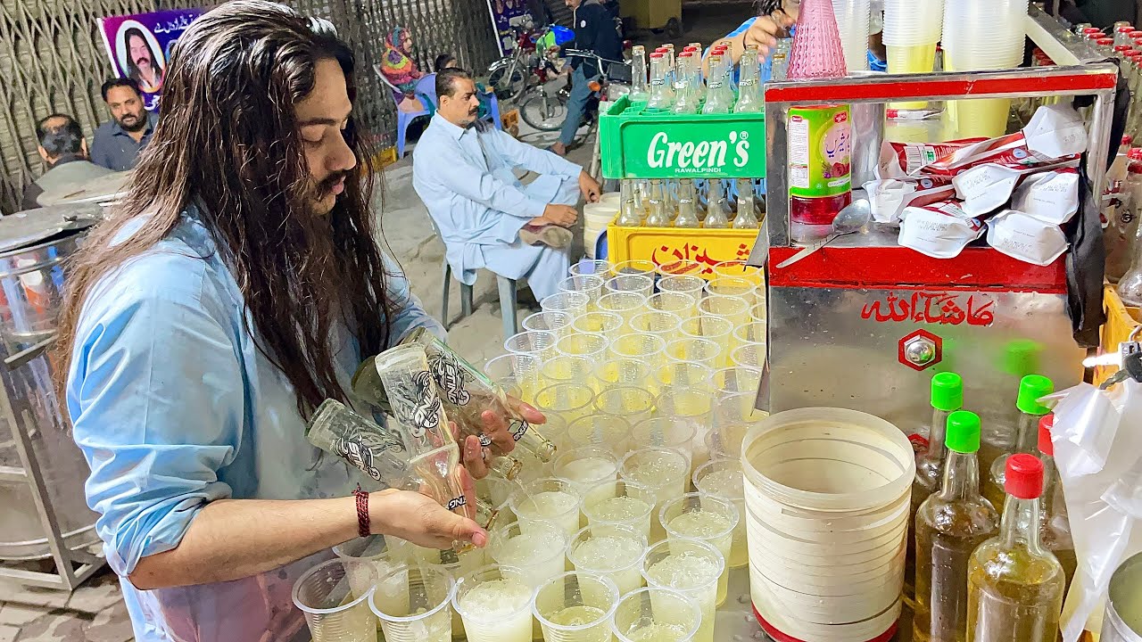 Young boys Selling Lemon Soda - Pappu Jee Lemon Soda | Murre Road Rawalpindi | Asian Food Street