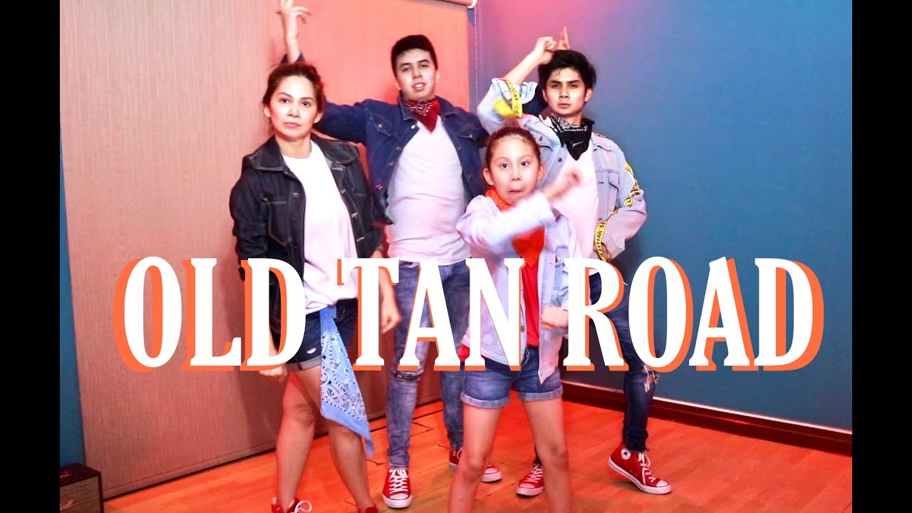 Old Town Road Family Dance Cover by Ryle